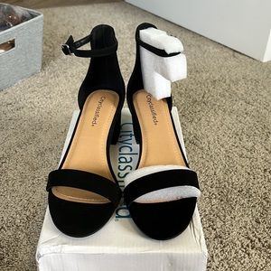 City classified ankle strap block heels